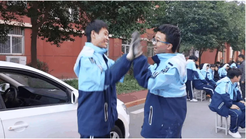 【腾飞吧,城市科技!】以赛促学,充分实践 新能源相关图片