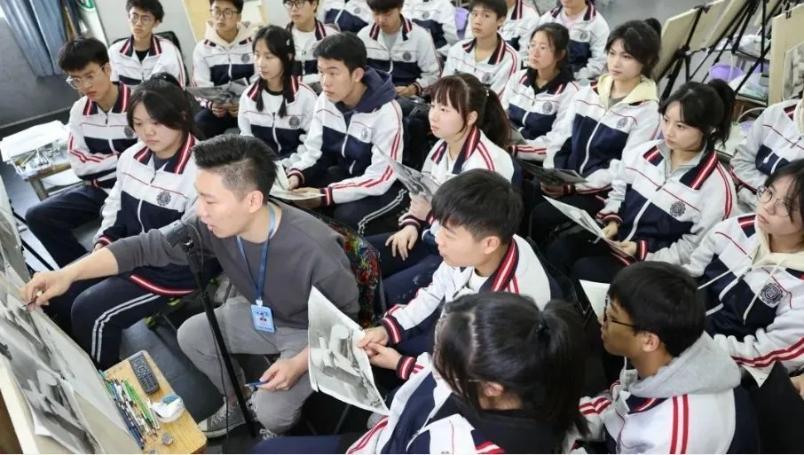 美院对口升学,参加高考“艺”途径 西安经开职业学相关图片