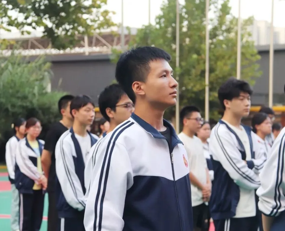 脚踏实地 全力以赴 西安东方职业高级中学隆重举行相关图片