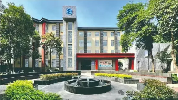 2025年西安综合职业中等专业学校招生简章相关图片