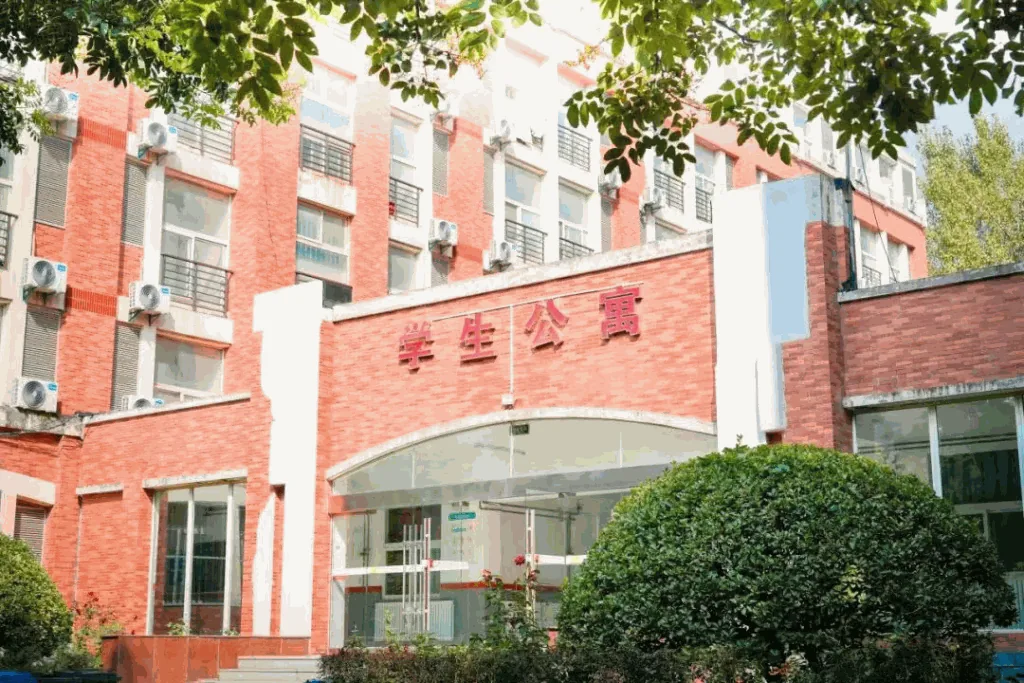 2025年西安交通职业学校招生简章相关图片
