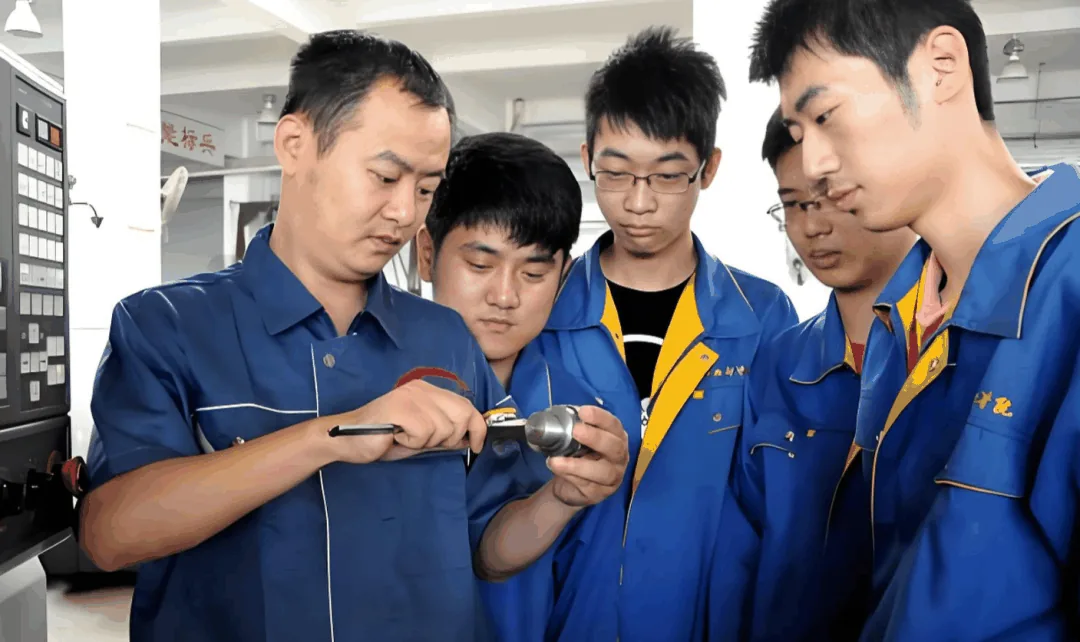 职校辟谣｜别再被误导！技工、技师学院并非无证书、不能升学