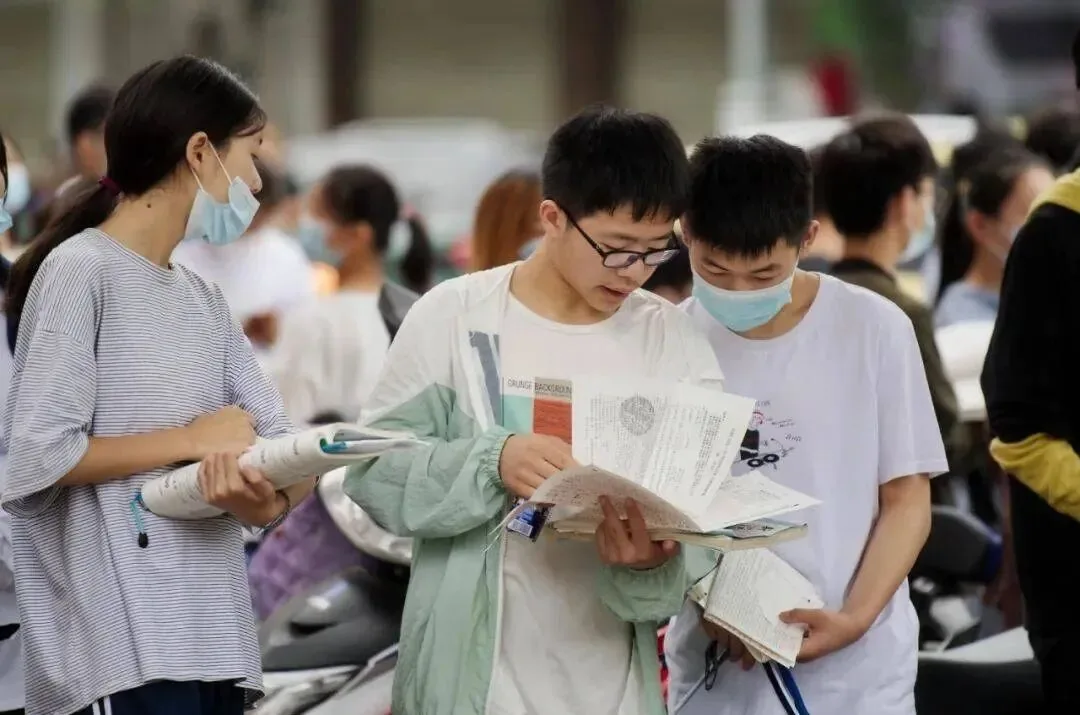 西安中考志愿填报全流程拆解!一批次二批次、统招定向怎么录?一篇讲透