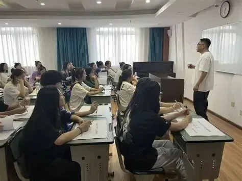 谁说职高考不上好大学?西安这所“纯文化课”职高,本科率碾压普高!