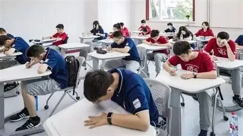 初三考不上高中,选择中职要提前看清!这5个坑千万别踩