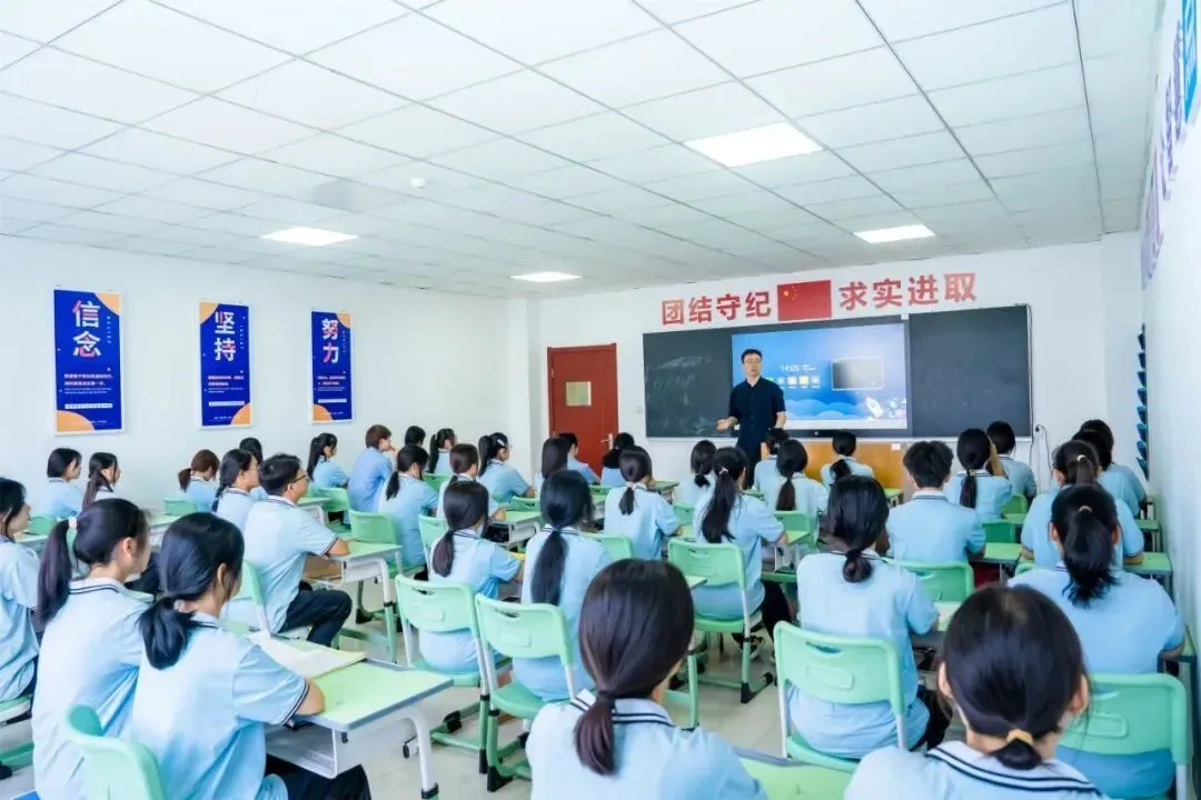 西安这所高三全日制补校，只有两个选科组合、全部应届生、25人小班，小而精！适合追求纯粹的复读生