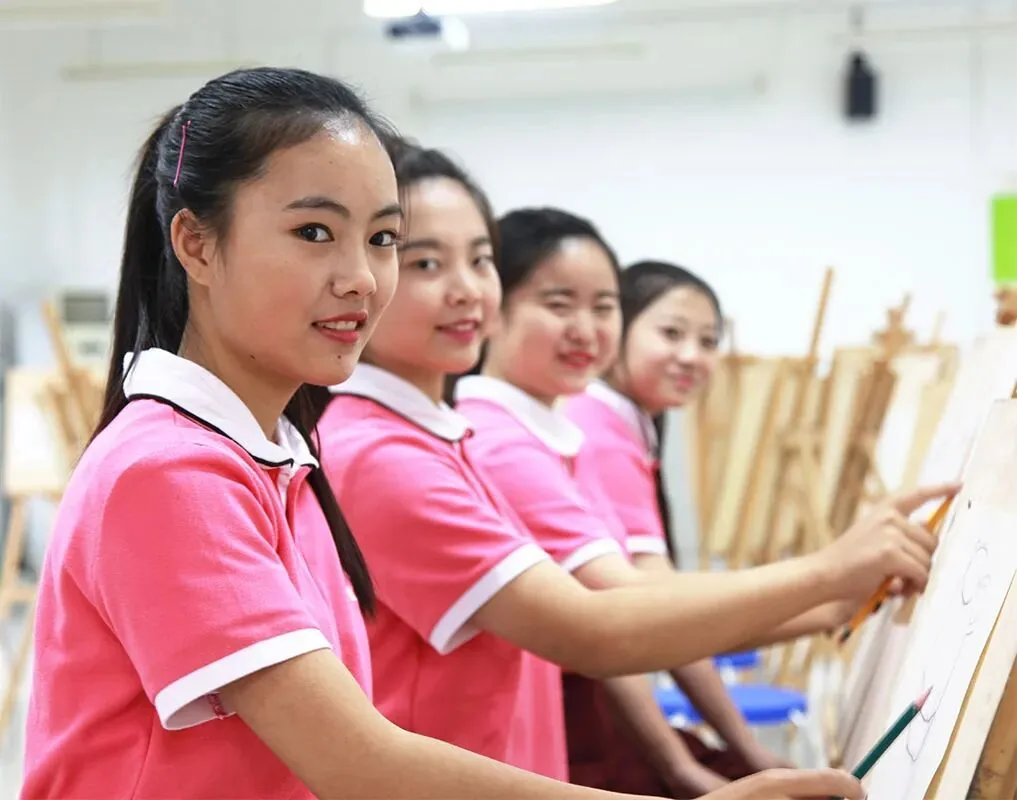 陕西女生家长必看!400分以内也能上的宝藏职高,一学期7000多全包,管理严到家长放心