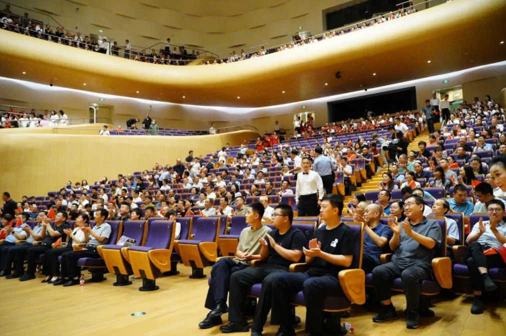 西安新高教职业高中——受邀参加西安市统战系统庆祝中华人民共和国成立75周年合唱展演