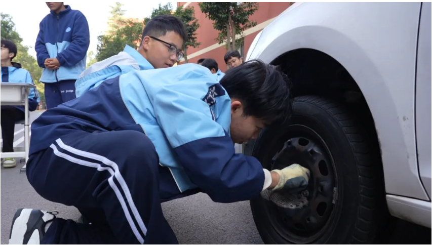 【腾飞吧，城市科技！】以赛促学，充分实践——新能源汽车项目技能大赛