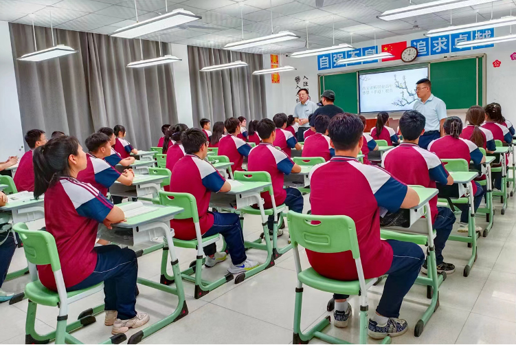 西安康桥职业高中介绍