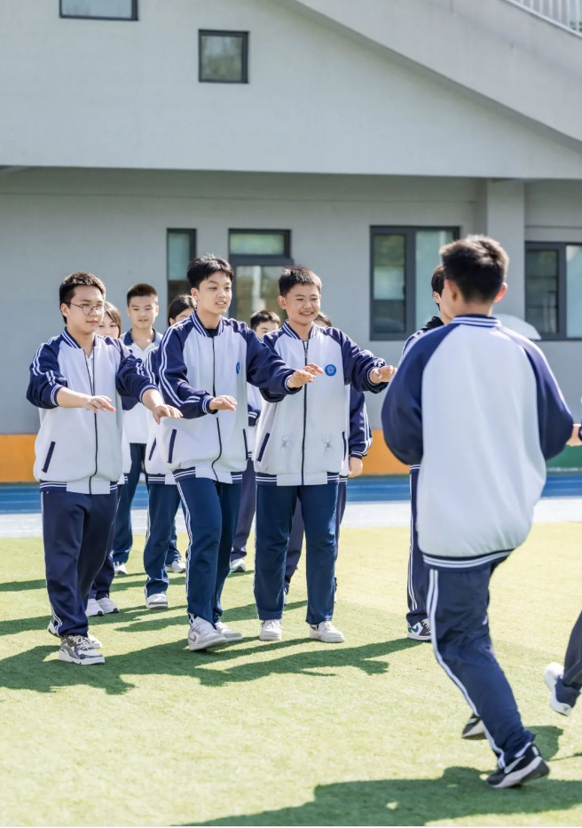 在现代，守护每一个孩子的笑容！