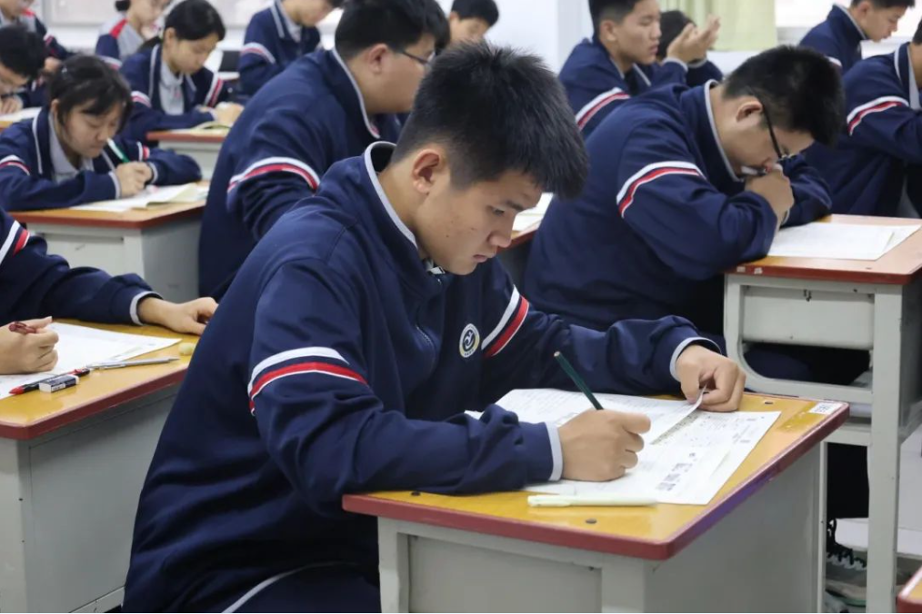 第一次月考纪实 | 从容不迫 沉着应考