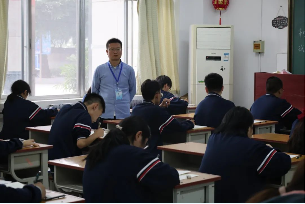 第一次月考纪实 | 从容不迫 沉着应考
